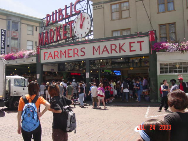 Entrance to Pike's Place Market 1659.JPG